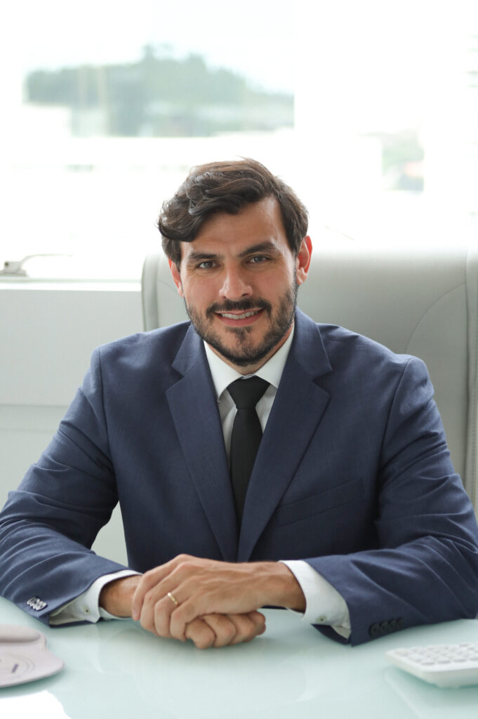 Dr. Filipe Canal Moura, cirurgião plástico