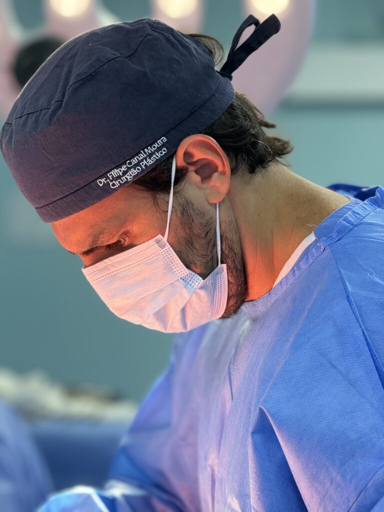 Dr. Filipe Canal Moura - centro cirúrgico